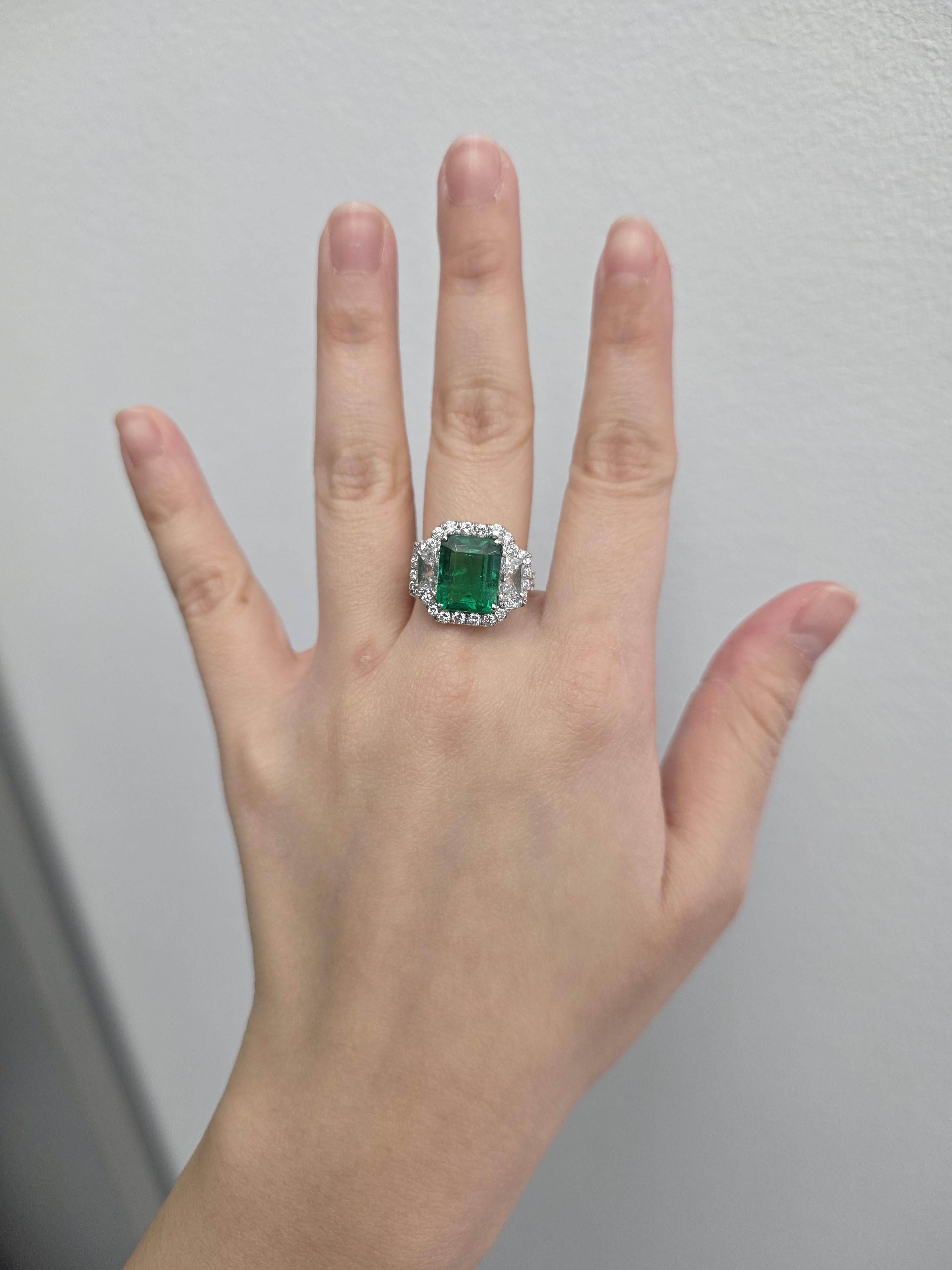 Rare Natural Green Emerald Cocktail Ring GIA Certfied