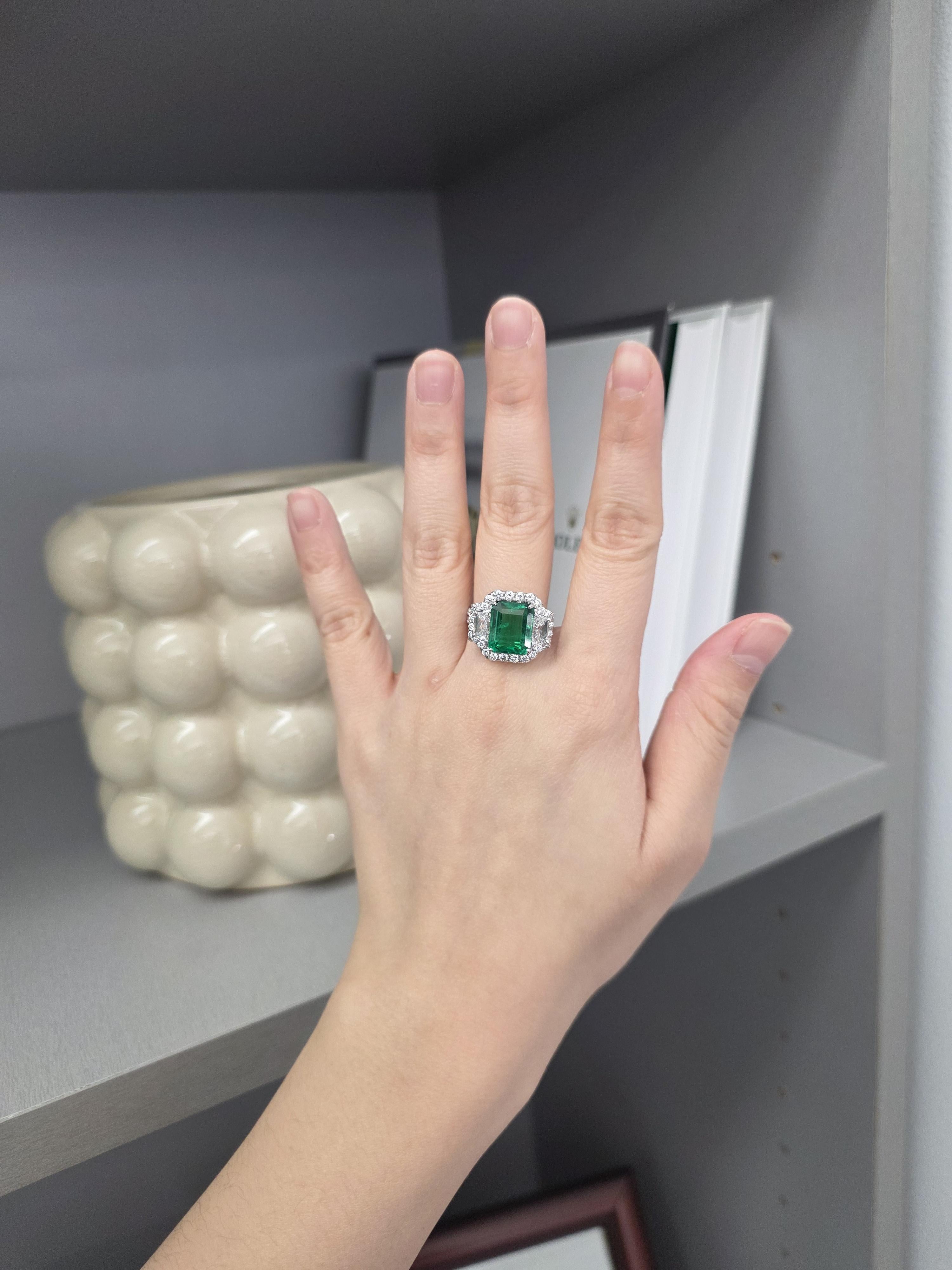 Rare Natural Green Emerald Cocktail Ring GIA Certfied