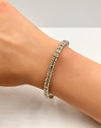 18k Gold Tennis Bracelet with 12.72ct Baguette Diamonds VVS2 I Grade