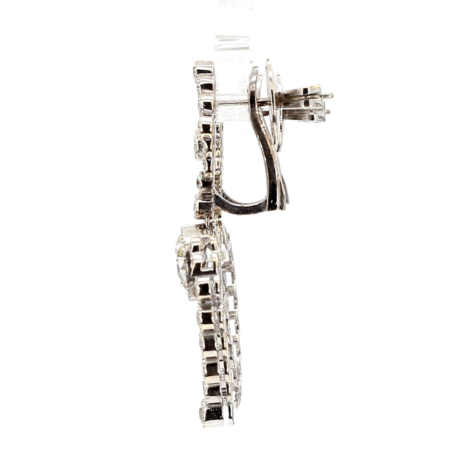 2.61 Carat Art Deco Diamond Earring