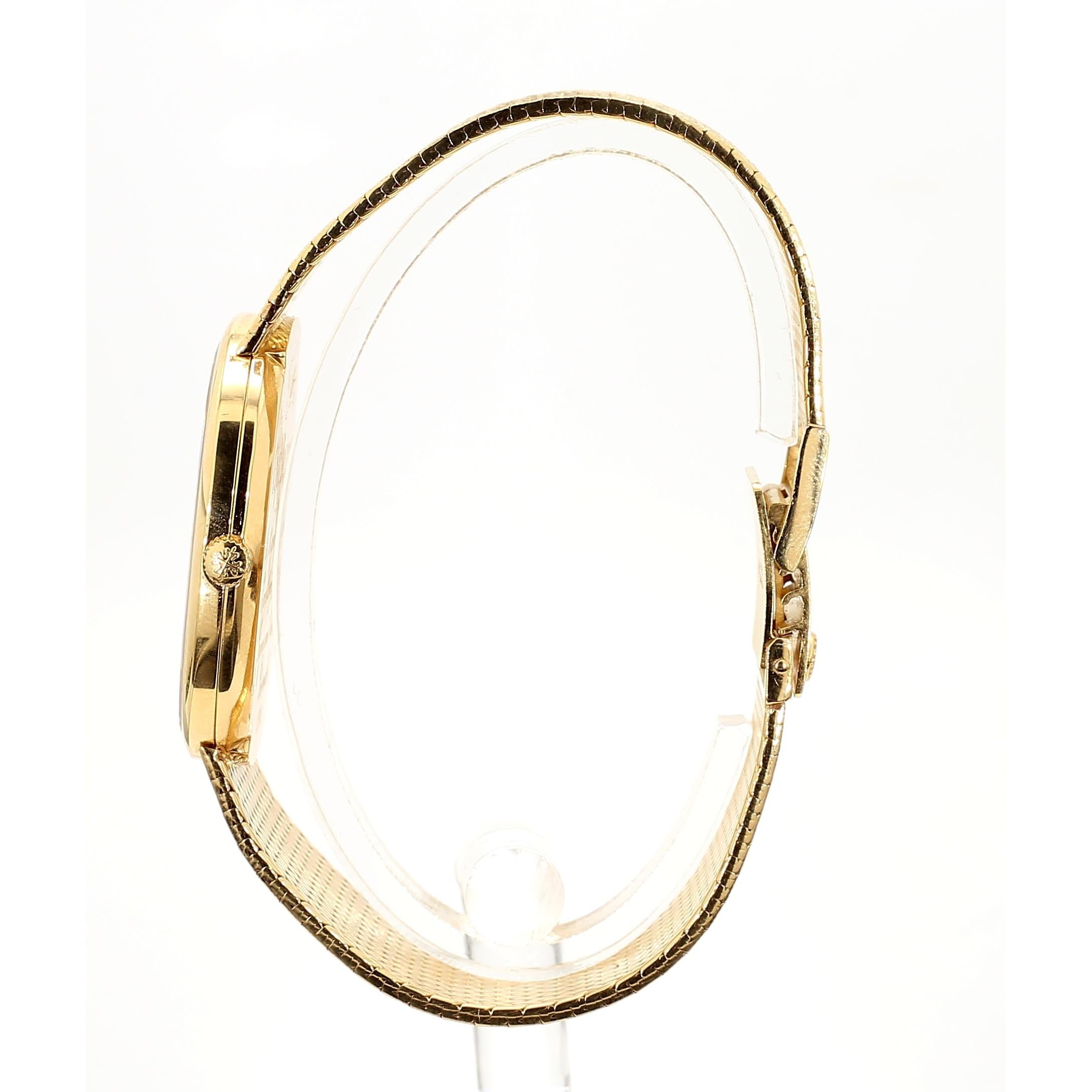 Patek Philippe Grand Ellipse circa 1980 in 18k yellow gold with ivory dial