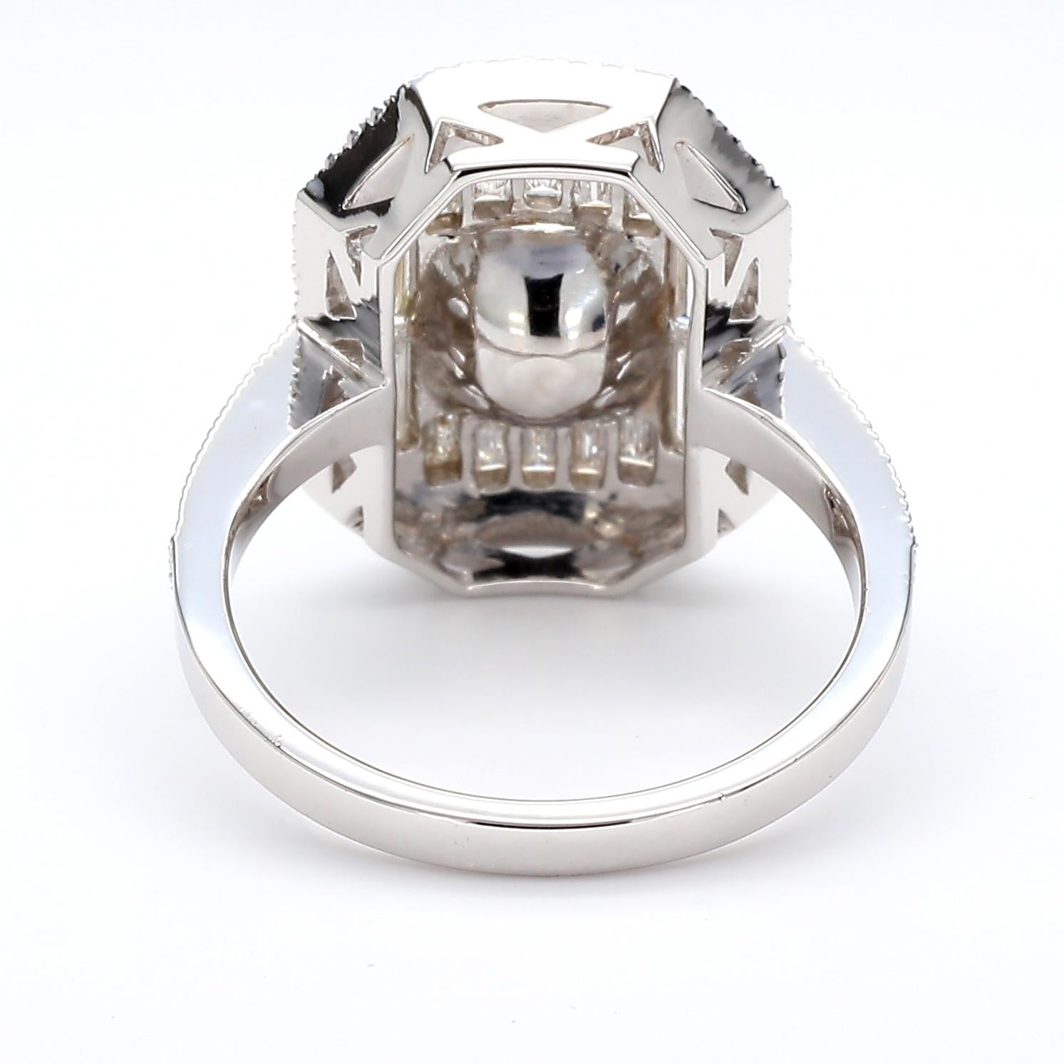 18k Gold Ring with 1.66ct Yellow Diamond and White Halo