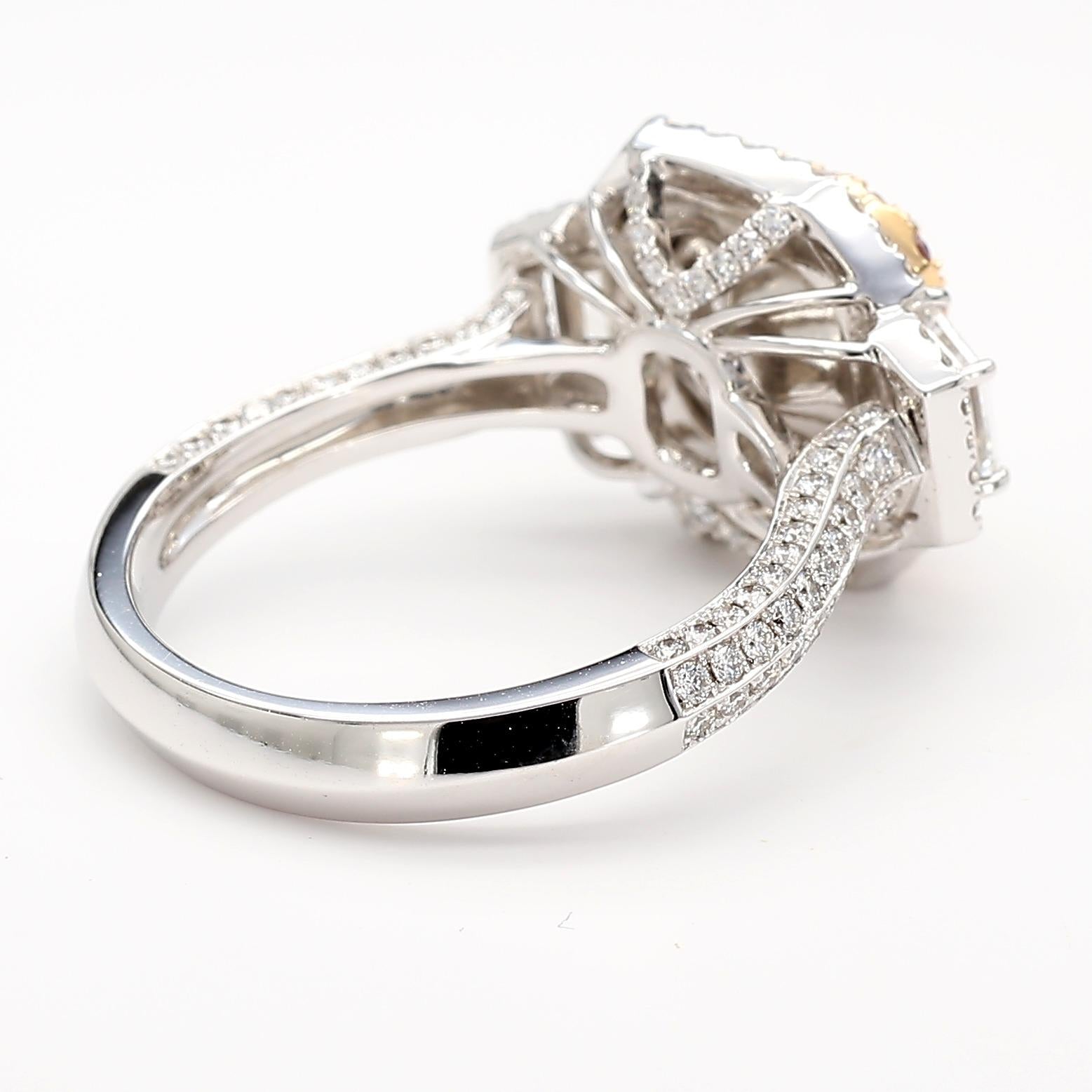 18k Gold Ring with 3.22ct Green Antique Cushion-Cut Diamond
