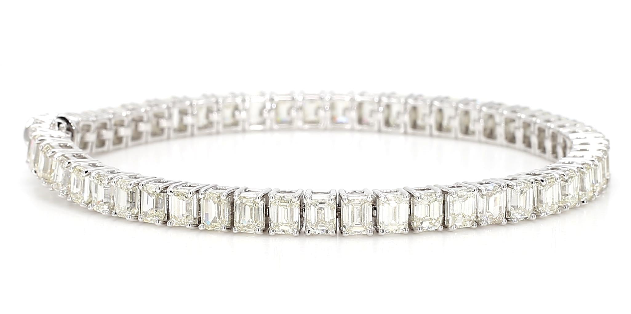 18k Gold Tennis Bracelet with 12.72ct Baguette Diamonds VVS2 I Grade