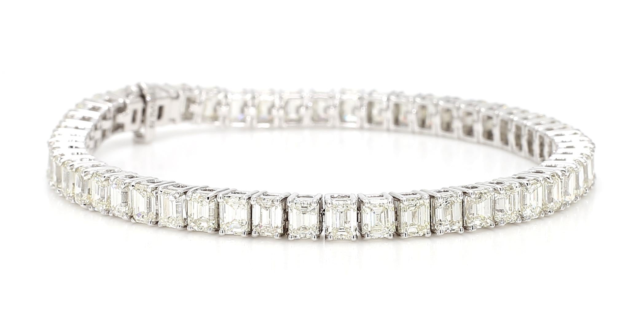 18k Gold Tennis Bracelet with 12.72ct Baguette Diamonds VVS2 I Grade