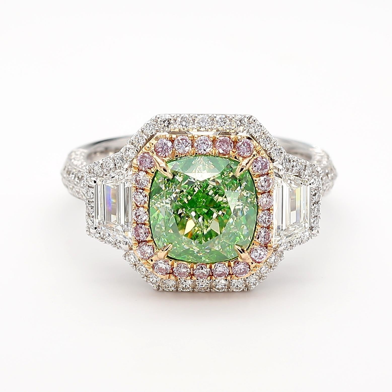 18k Gold Ring with 3.22ct Green Antique Cushion-Cut Diamond