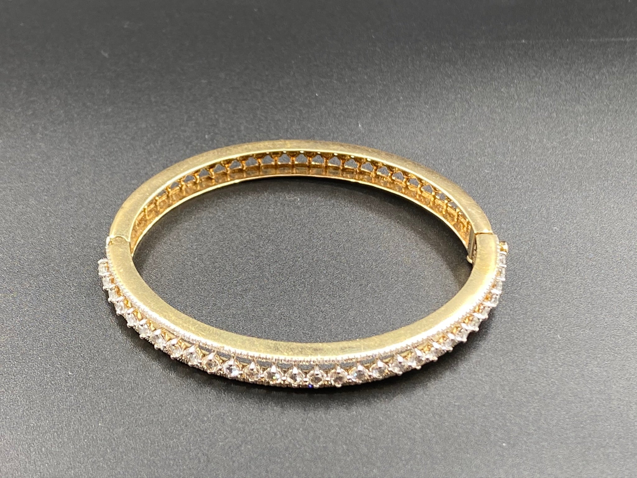 Rose Cut Diamond (3 carats) Cuff Bracelet in 18k Gold