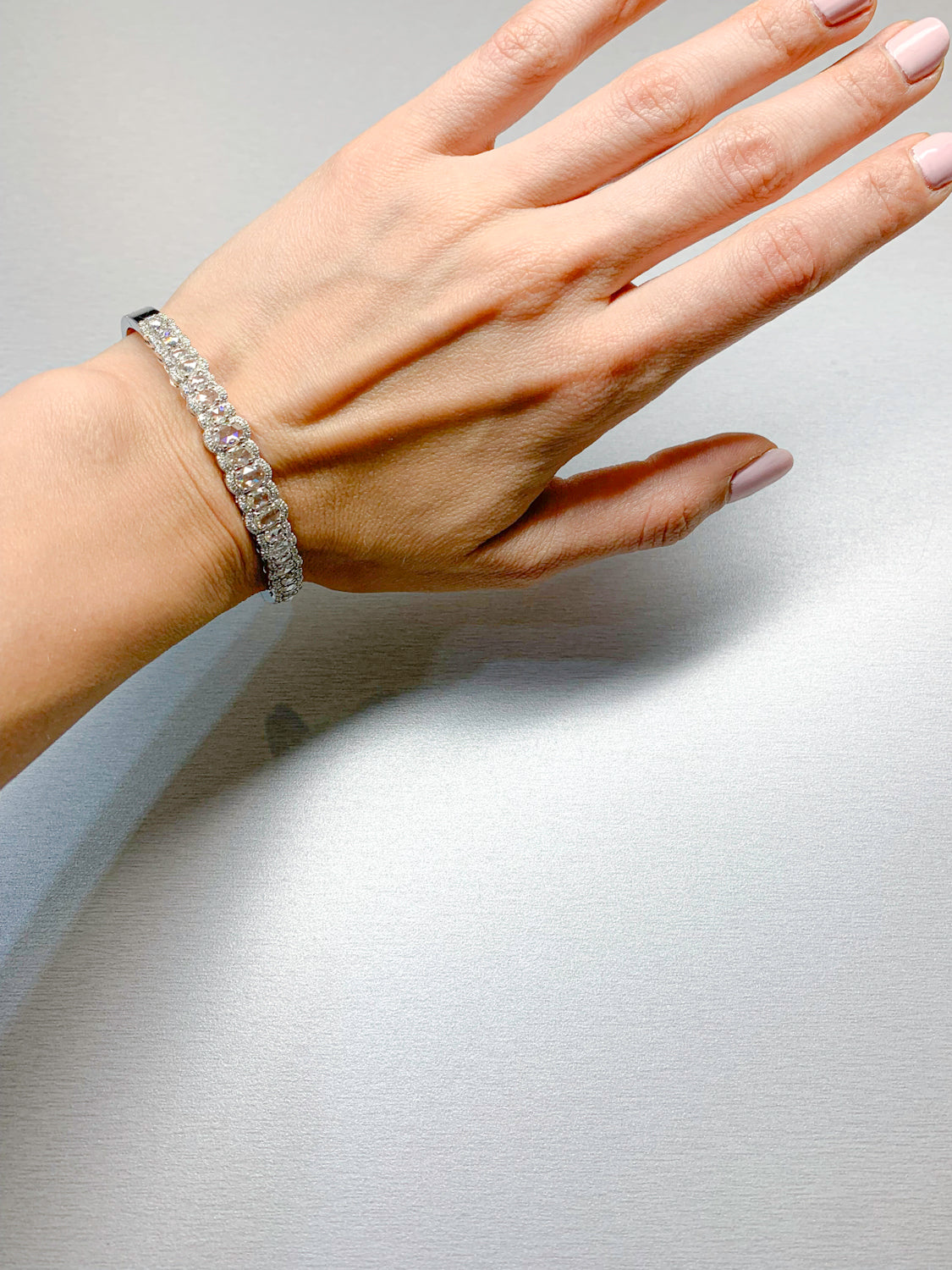 18K White Gold Tennis Bracelet with Rose Cut Diamonds (2.37 Carats)