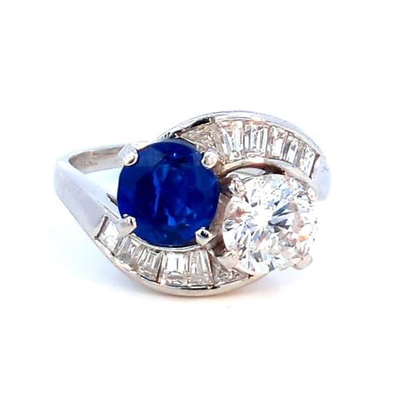 1.56 Carats Blue Sapphire And 1.30 Carats Diamond 2 Stone Ring