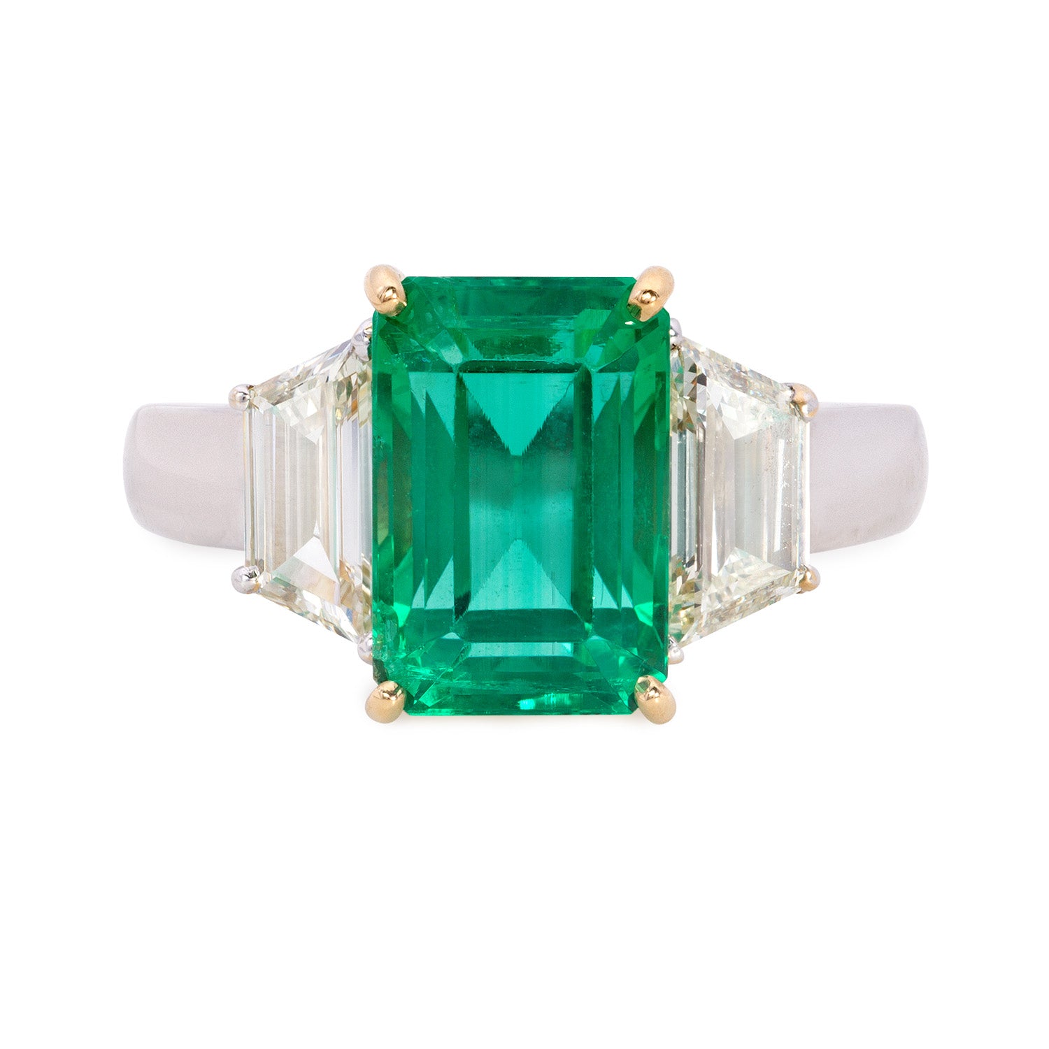 3.84 Diamond and Emerald Ring